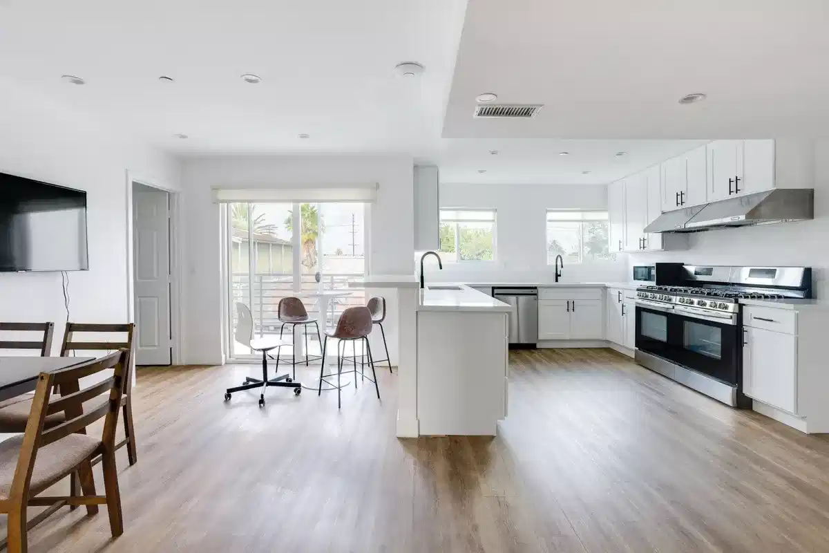 1620 W 35th Pl, Los Angeles - Los Angeles, California, United States - Kitchen
