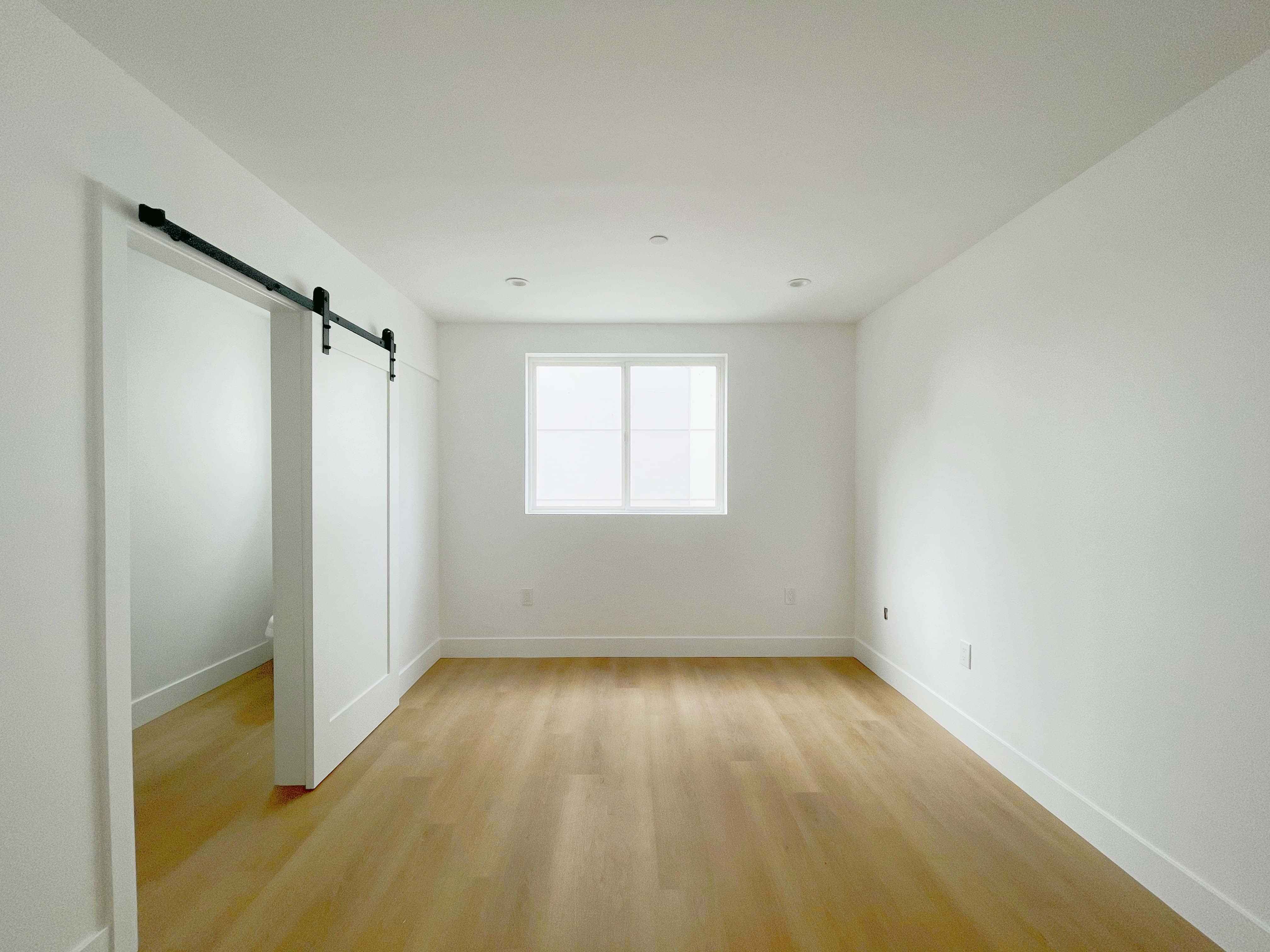 1351 W 37th St, Los Angeles - Los Angeles, California, United States - Bedroom