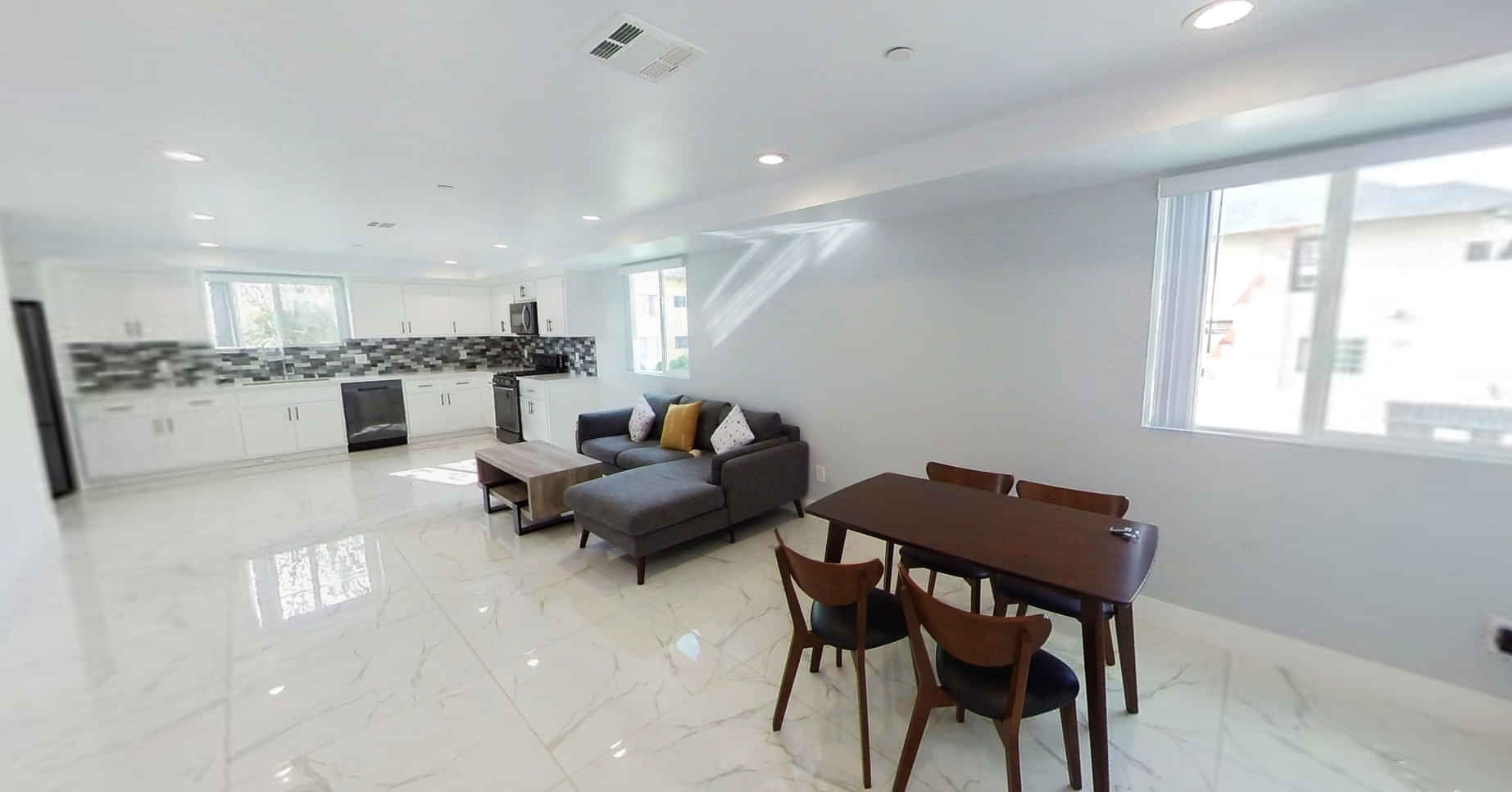 Exterior?w=400&h=260&fit=crop&q=40&auto=format&trim=auto