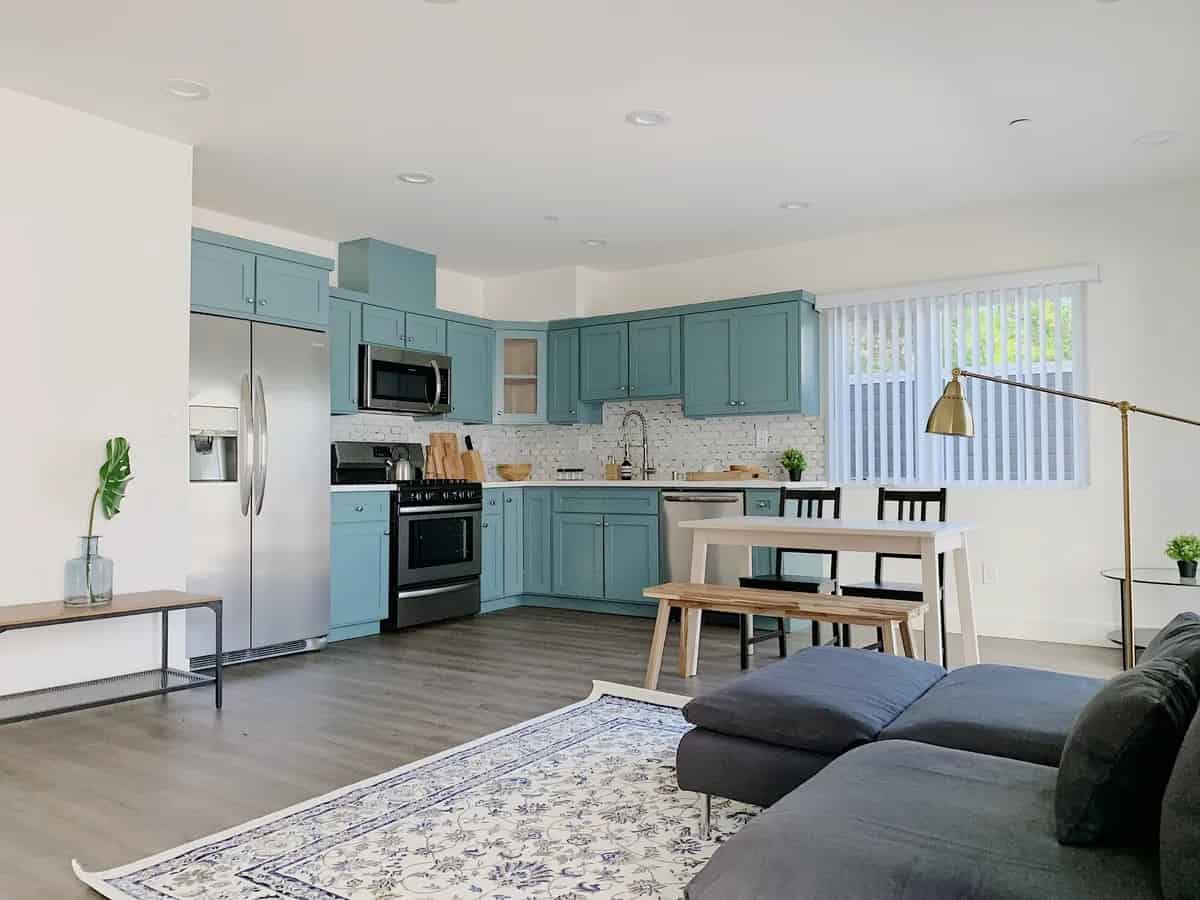 Kitchen?w=400&h=260&fit=crop&q=40&auto=format&trim=auto