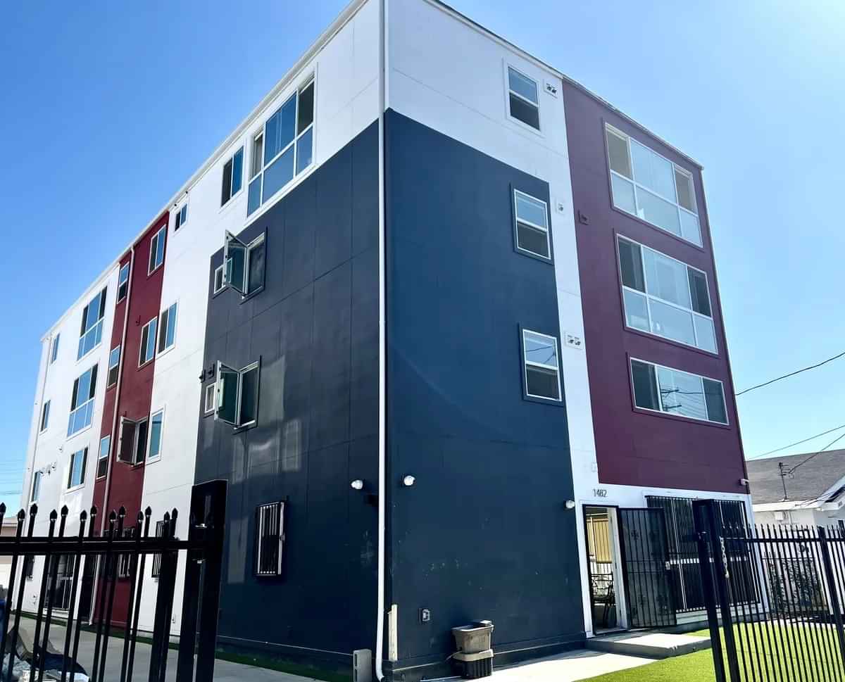 1476 W 35th St, Los Angeles - Los Angeles, California, United States - Exterior