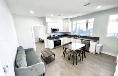 2641 S Budlong Ave, Los Angeles - Los Angeles, California, United States - Kitchen