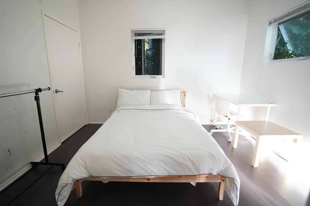 Common Area?w=400&h=260&fit=crop&q=40&auto=format&trim=auto