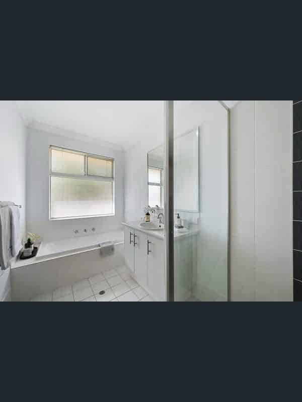 Room 2 - Common Area?w=400&h=260&fit=crop&q=40&auto=format&trim=auto