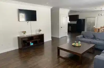 1251 W 35th St, Los Angeles - Los Angeles, California, United States - Common Area