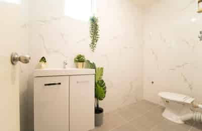 Amenities?w=400&h=260&fit=crop&q=40&auto=format&trim=auto