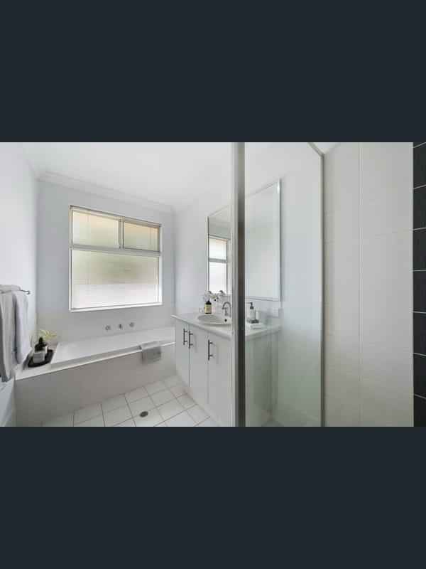 Room 1 - Kitchen?w=400&h=260&fit=crop&q=40&auto=format&trim=auto