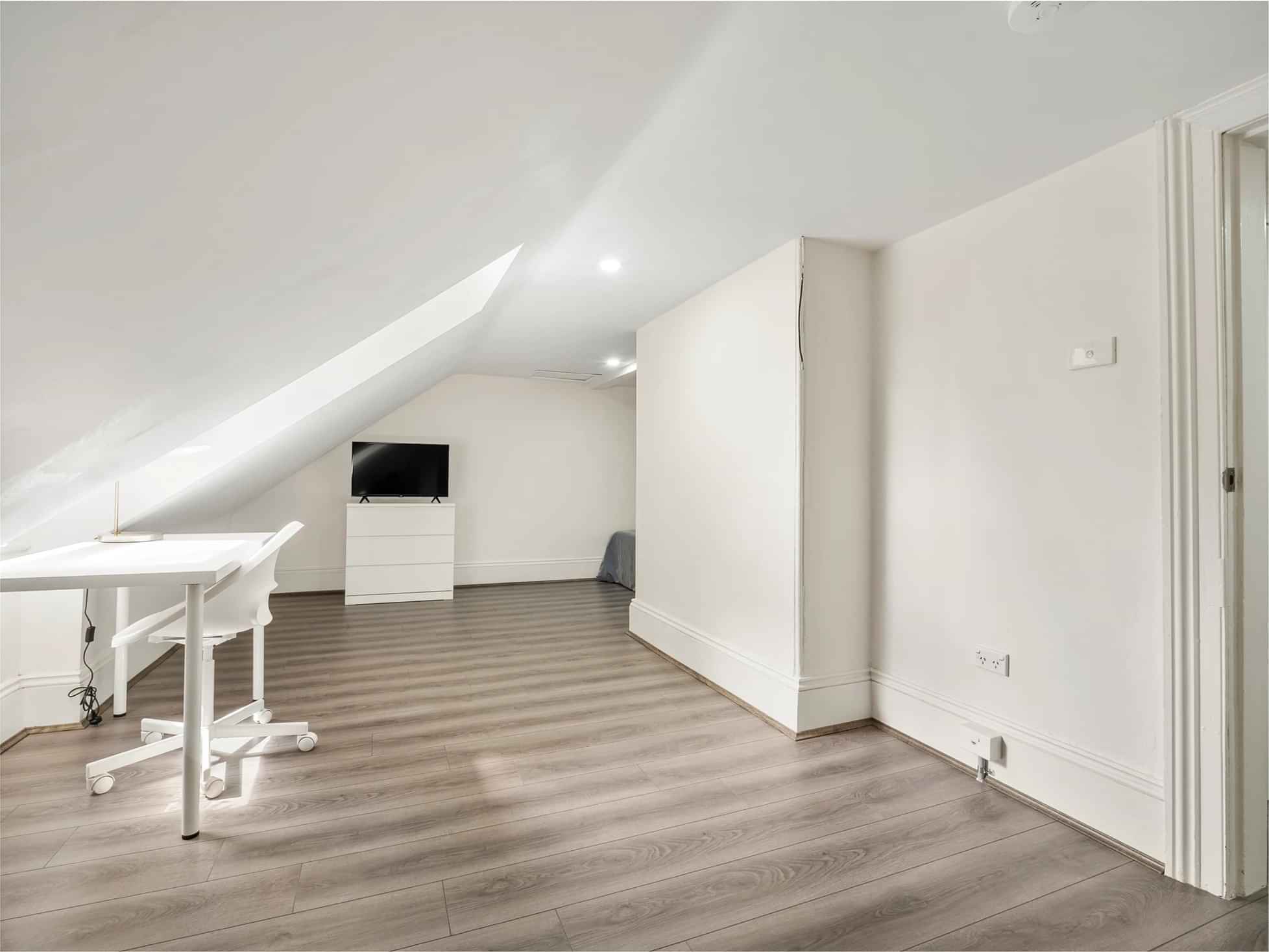 Kitchen?w=400&h=260&fit=crop&q=40&auto=format&trim=auto