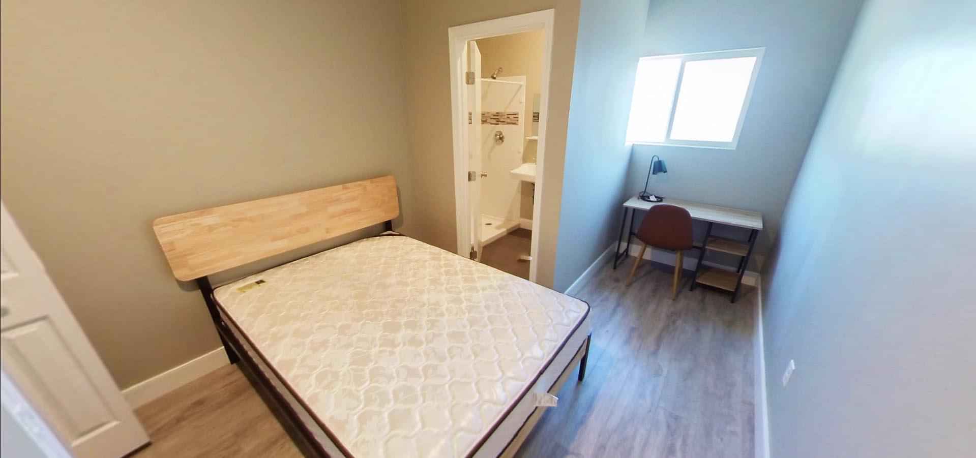 Exterior?w=400&h=260&fit=crop&q=40&auto=format&trim=auto