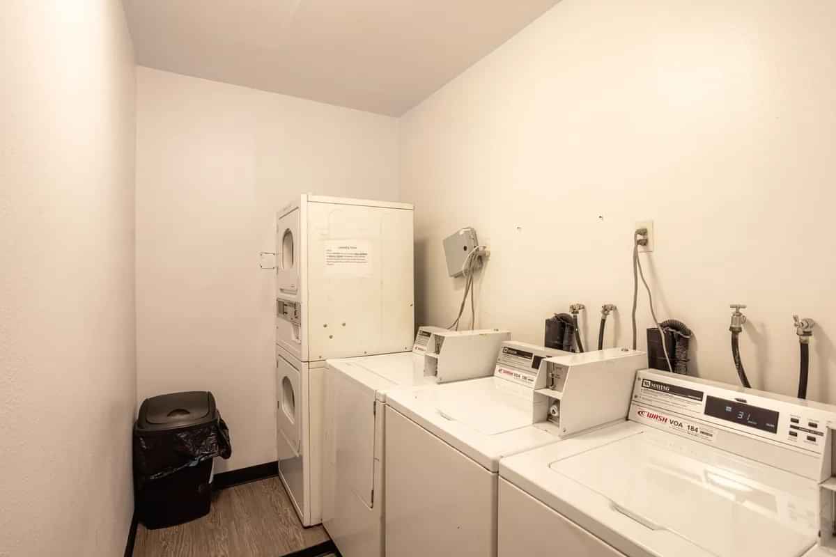 1256 W 29th St, Los Angeles - Los Angeles, California, United States - Amenities