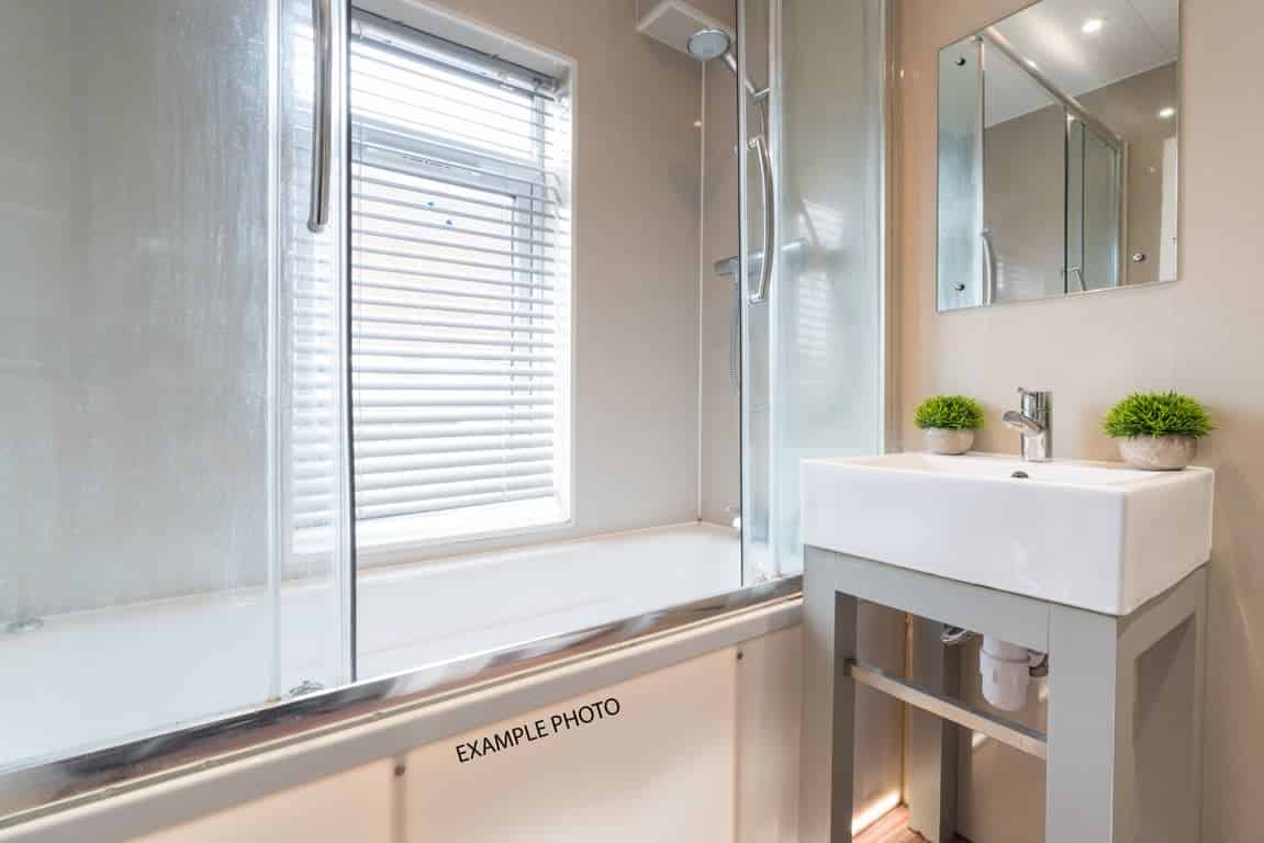 Common Area?w=400&h=260&fit=crop&q=40&auto=format&trim=auto