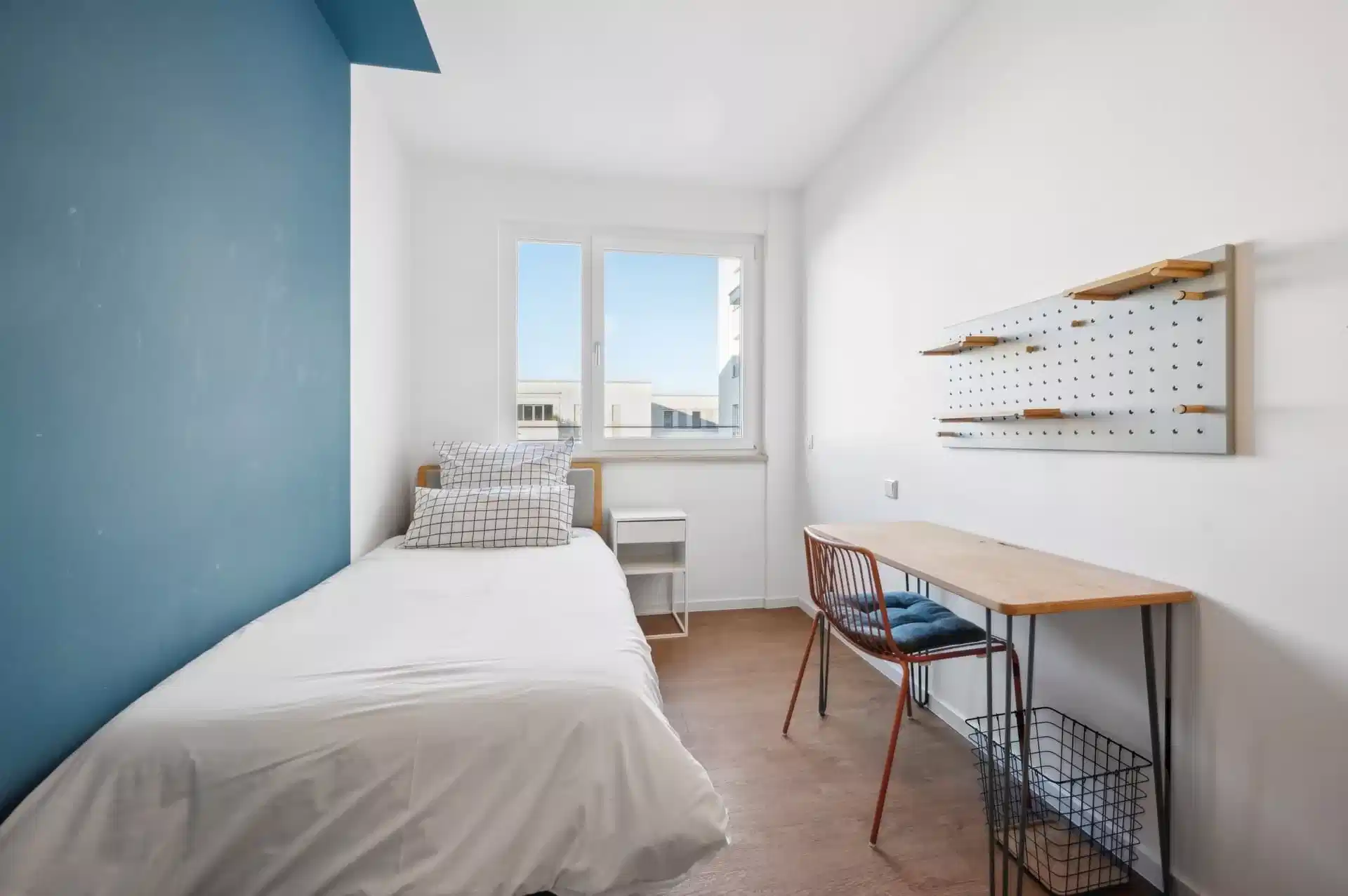 Klara, Room in 3 Bed 1 Bath