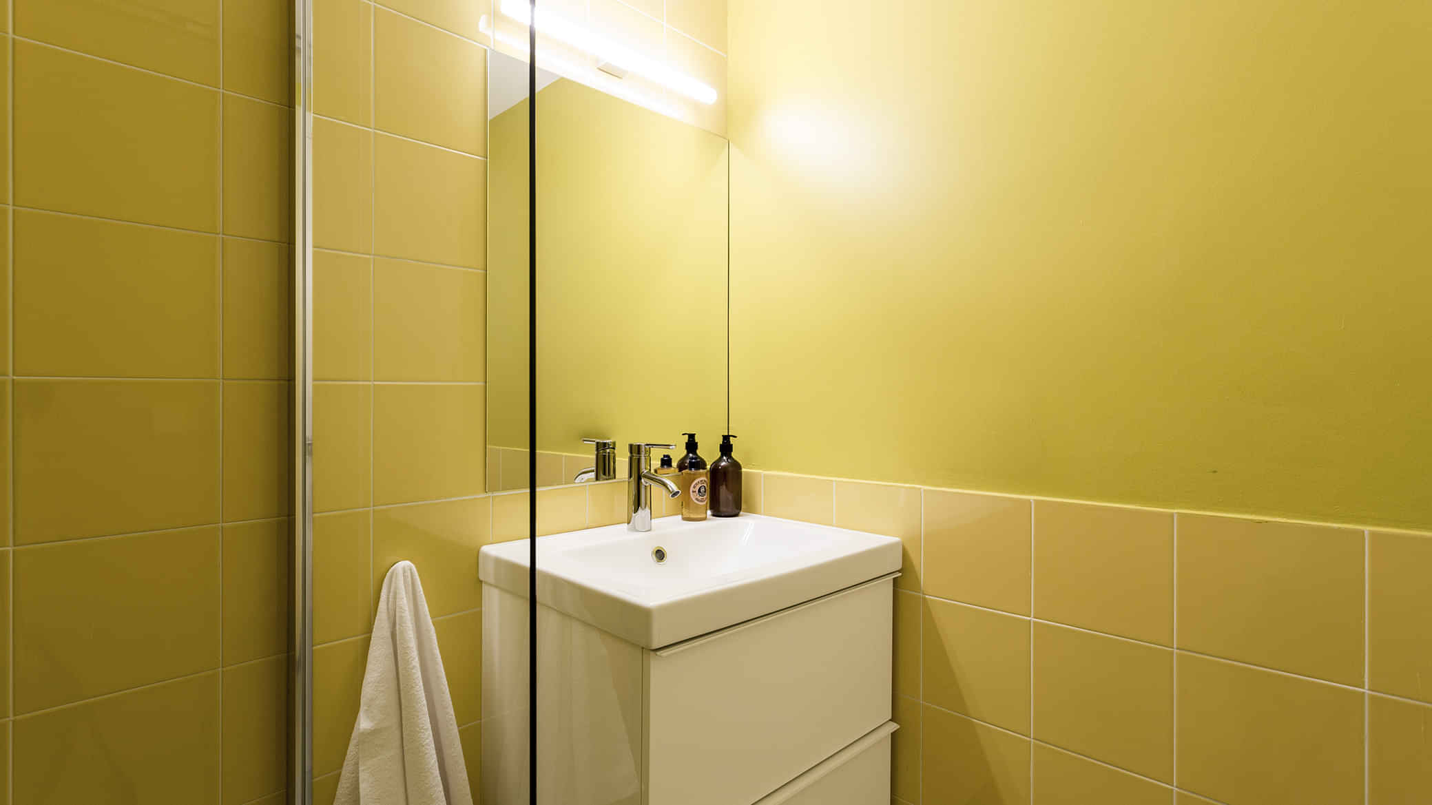 Common Area?w=400&h=260&fit=crop&q=40&auto=format&trim=auto