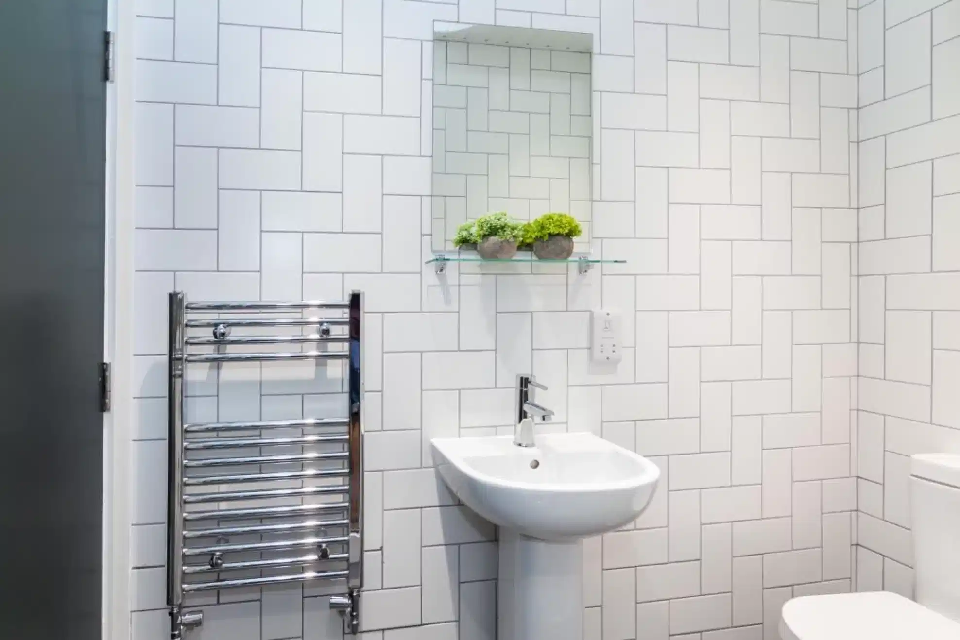 Floor Plan?w=400&h=260&fit=crop&q=40&auto=format&trim=auto