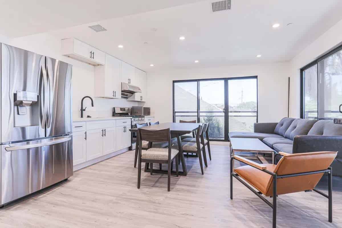 3679 S Halldale Ave, Los Angeles - Los Angeles, California, United States - Kitchen