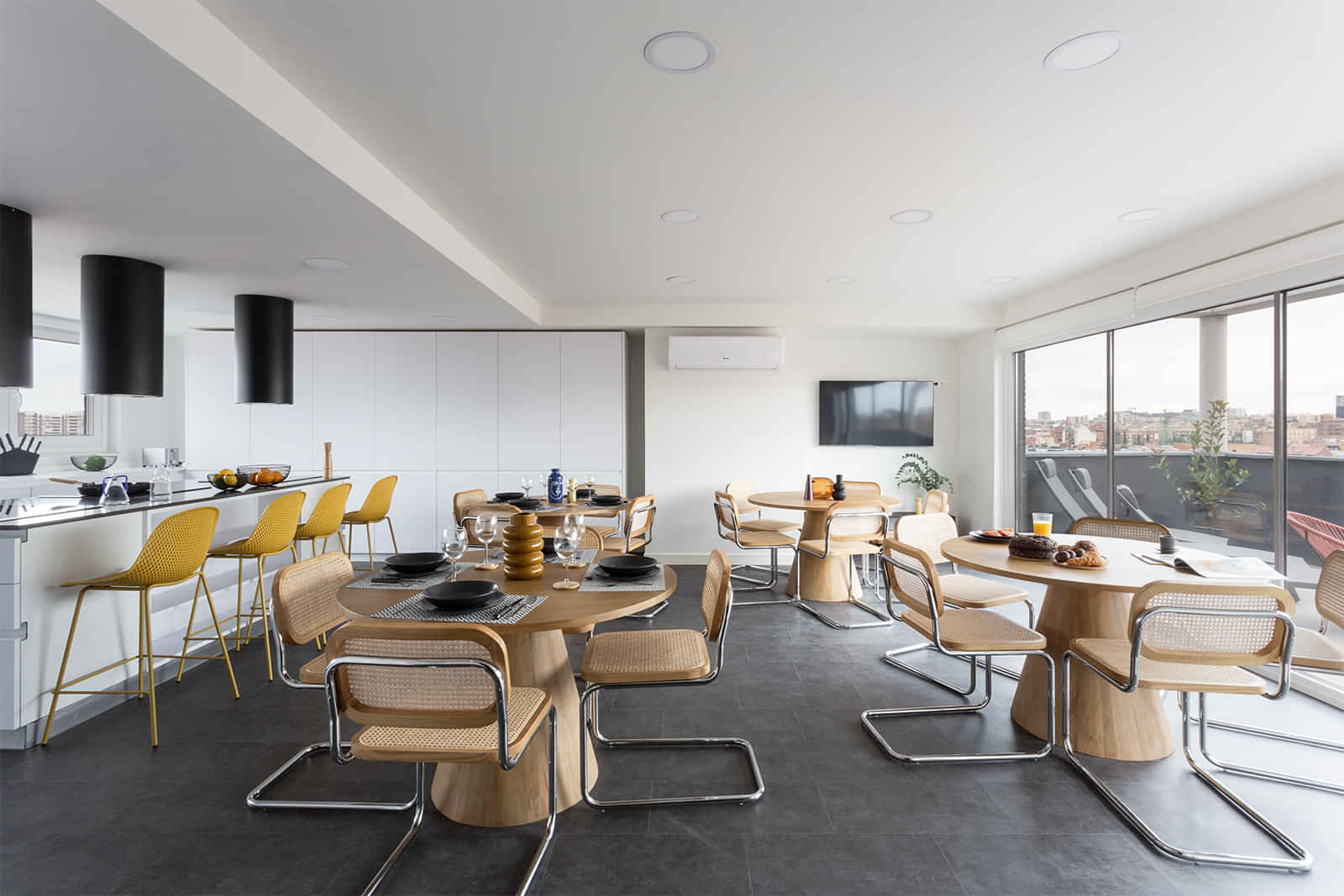 Calle Cantueso (Floor 4), Madrid - Madrid, Spain - Kitchen