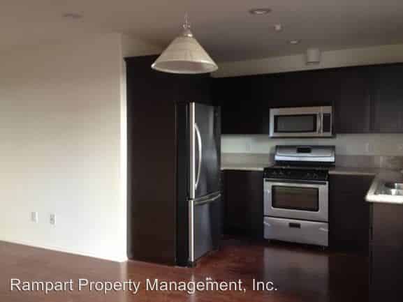 Bedroom?w=400&h=260&fit=crop&q=40&auto=format&trim=auto