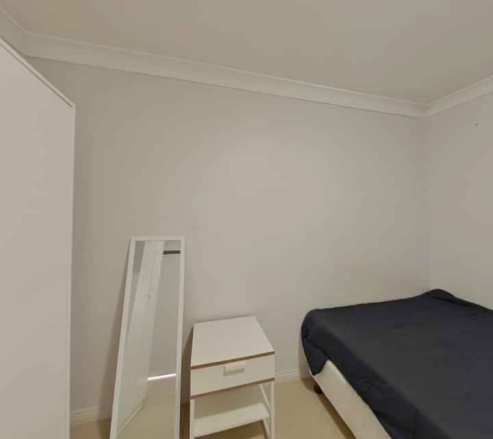 Exterior?w=400&h=260&fit=crop&q=40&auto=format&trim=auto