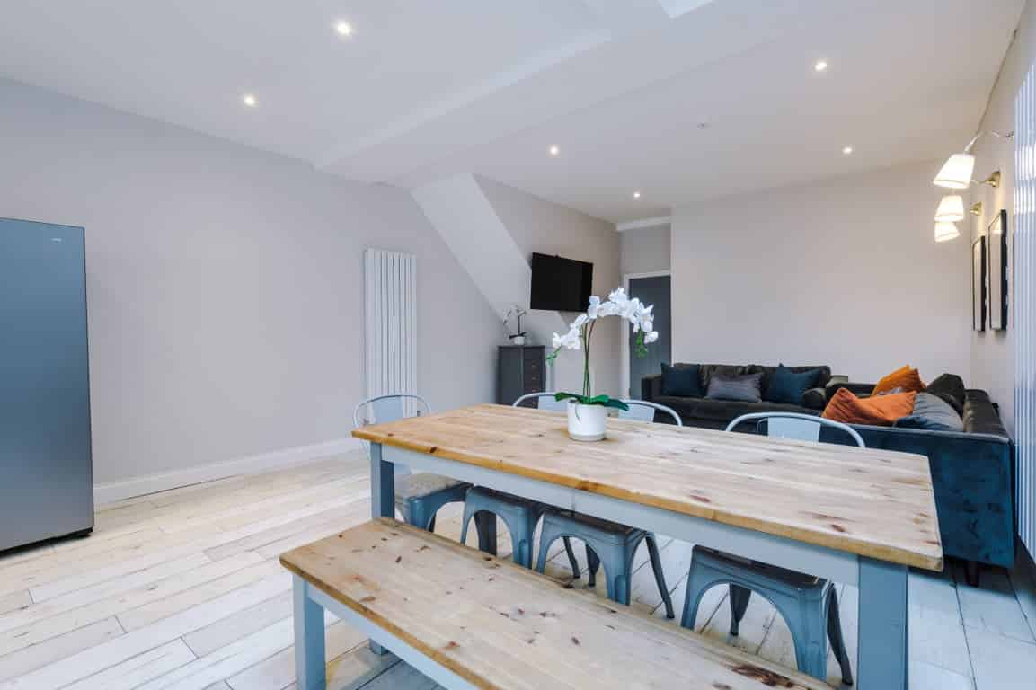 Room in a 8 Bedroom Apartment, 86 Woodcroft Road, Liverpool L15 2HQ - Liverpool, England, United Kingdom - Common Area