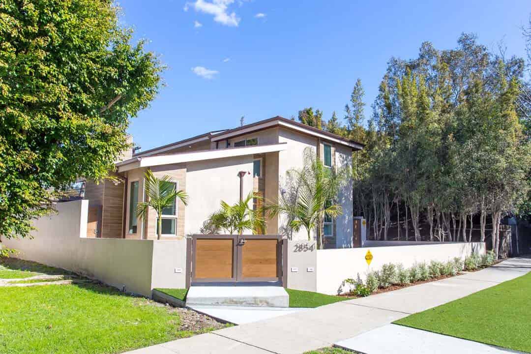 Amenities?w=400&h=260&fit=crop&q=40&auto=format&trim=auto