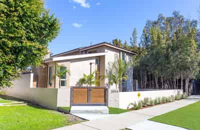 Amenities?w=400&h=260&fit=crop&q=40&auto=format&trim=auto