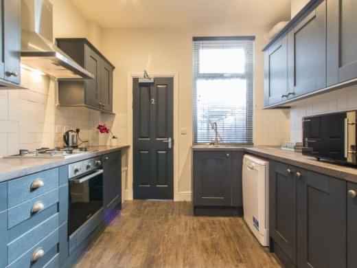 Floor Plan?w=400&h=260&fit=crop&q=40&auto=format&trim=auto