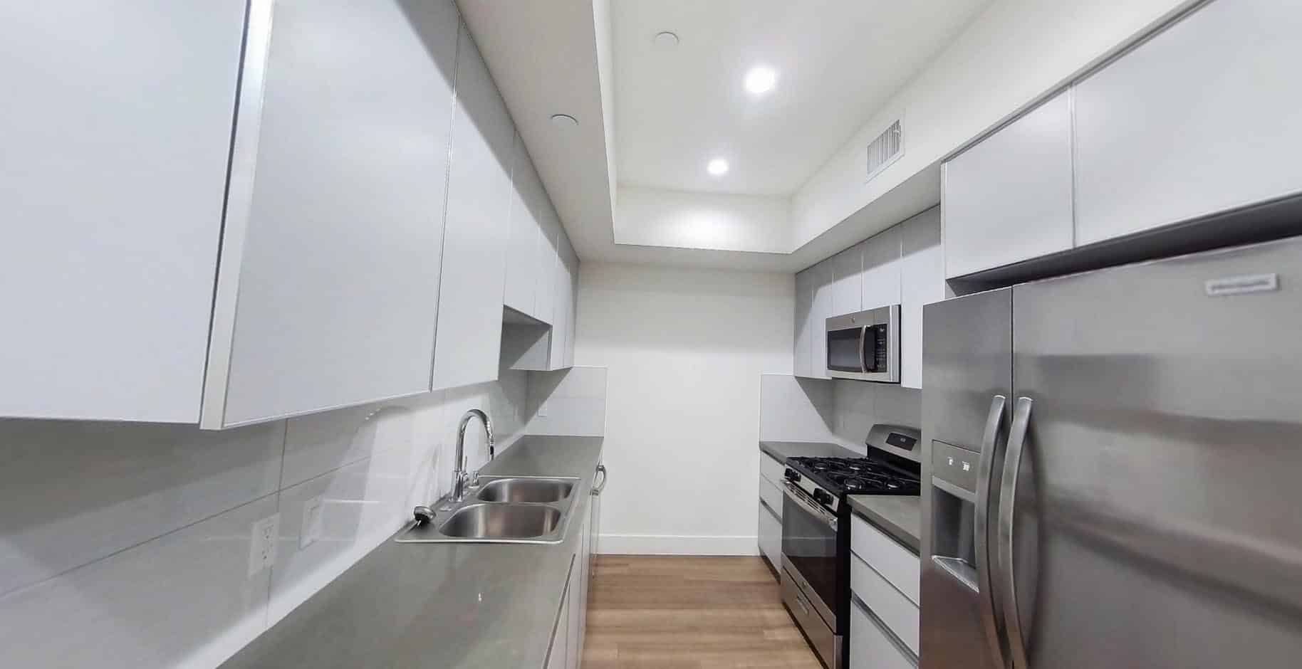 Kitchen?w=400&h=260&fit=crop&q=40&auto=format&trim=auto