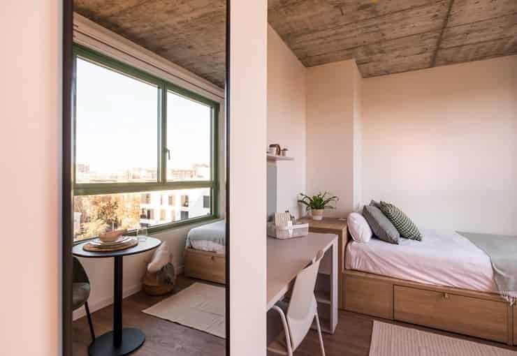 Amenities?w=400&h=260&fit=crop&q=40&auto=format&trim=auto