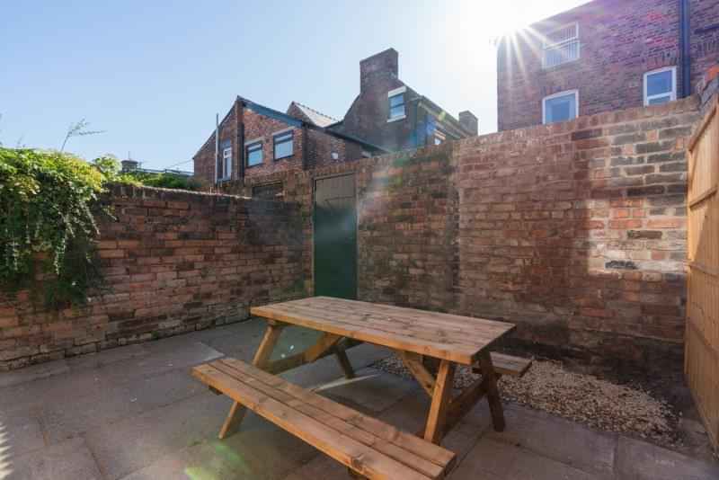 Room in a 6 Bedroom Apartment, 48 Woodcroft Road, Liverpool L15 2HQ - Liverpool, England, United Kingdom - Exterior