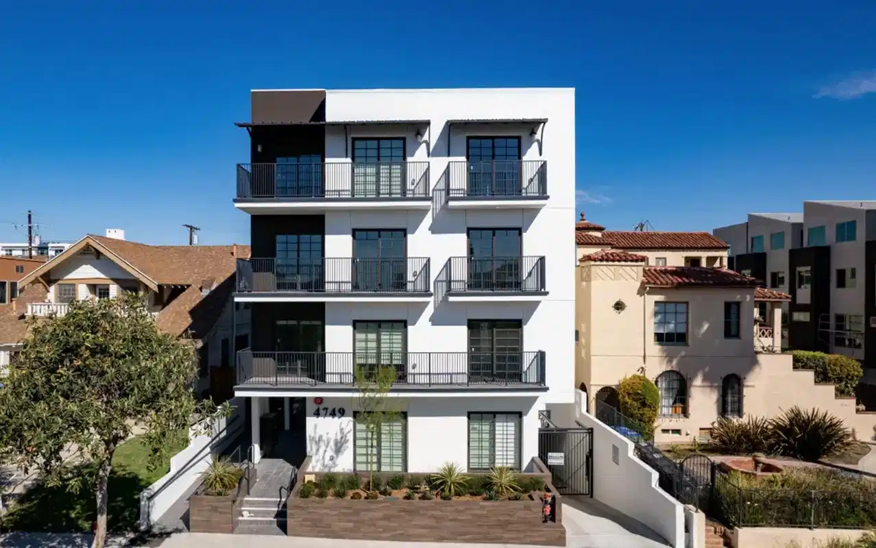 Exterior?w=400&h=260&fit=crop&q=40&auto=format&trim=auto