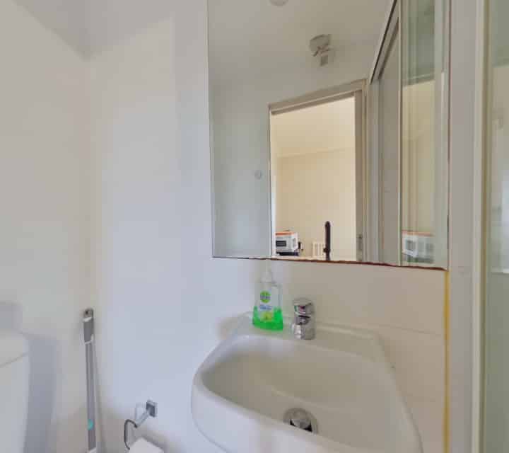 Amenities?w=400&h=260&fit=crop&q=40&auto=format&trim=auto