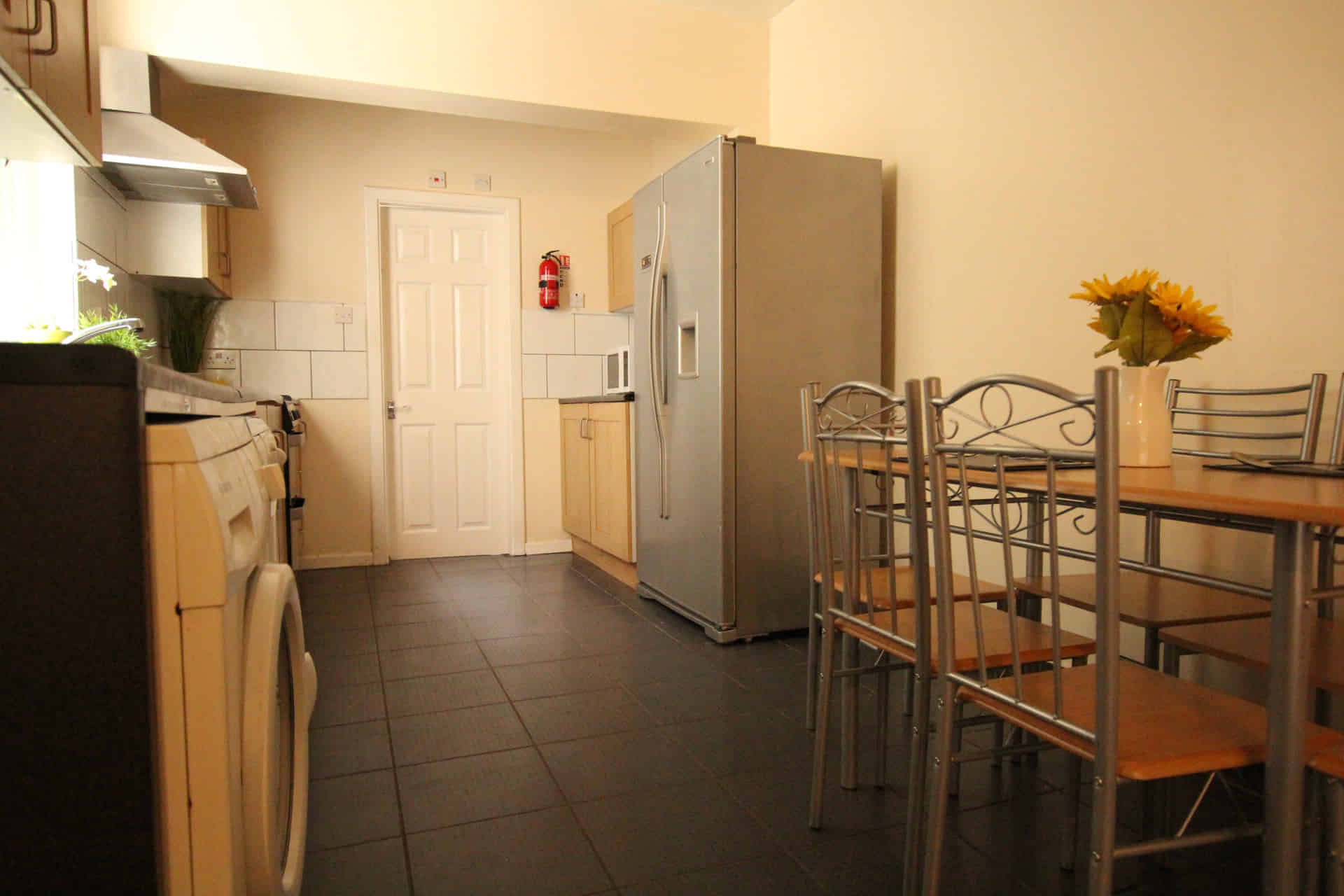 Room in a 7 Bedroom Apartment, 6, Kippax Street, Manchester M14 4BX - Manchester, England, United Kingdom - Bedroom 4 - Amenities