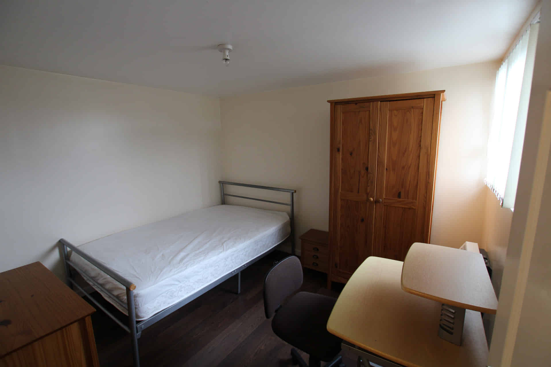Room in a 7 Bedroom Apartment, 6, Kippax Street, Manchester M14 4BX - Manchester, England, United Kingdom - Bedroom 3 - Bedroom