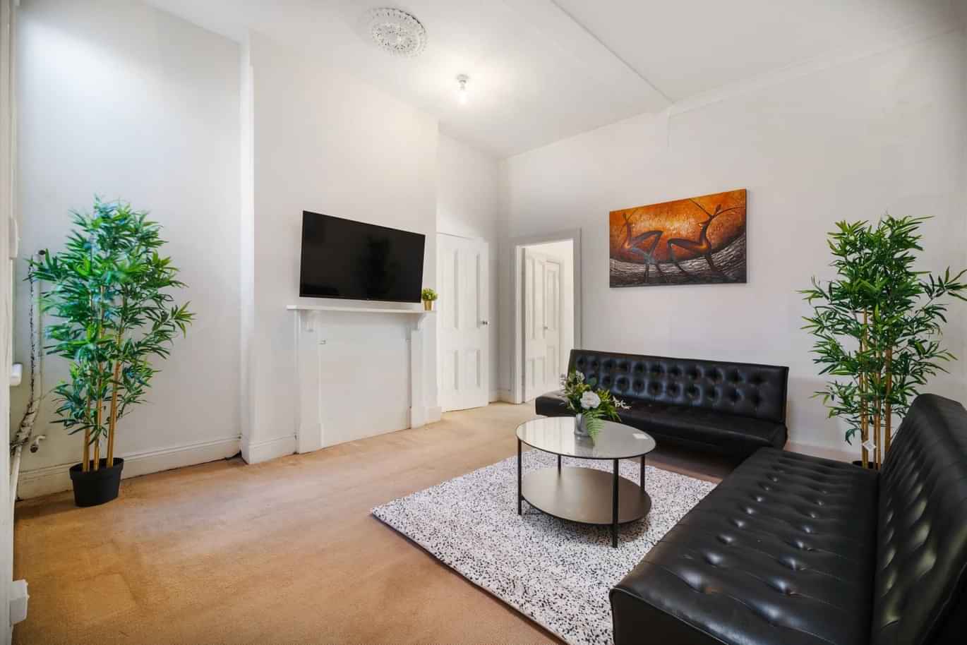 Room in a 4 Bedroom Apartment, 604 Crown Street, Surry Hills, Sydney - Sydney, New South Wales, Australia - Common Area