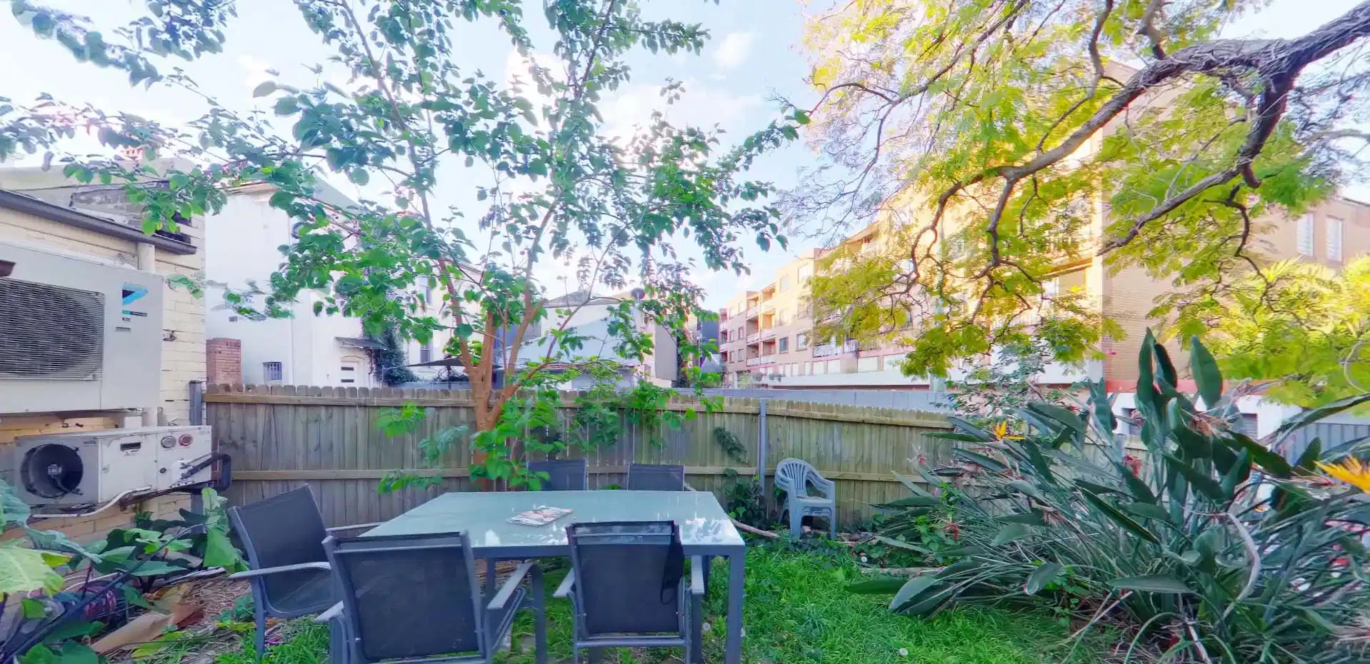 Room in a 4 Bedroom Apartment, 604 Crown Street, Surry Hills, Sydney 4
