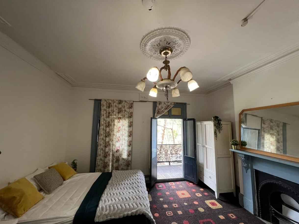 Common Area?w=400&h=260&fit=crop&q=40&auto=format&trim=auto