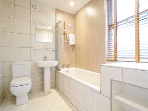 Bedroom 6 - Bathroom?w=400&h=260&fit=crop&q=40&auto=format&trim=auto