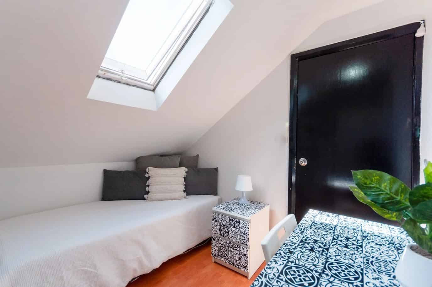 Amenities?w=400&h=260&fit=crop&q=40&auto=format&trim=auto