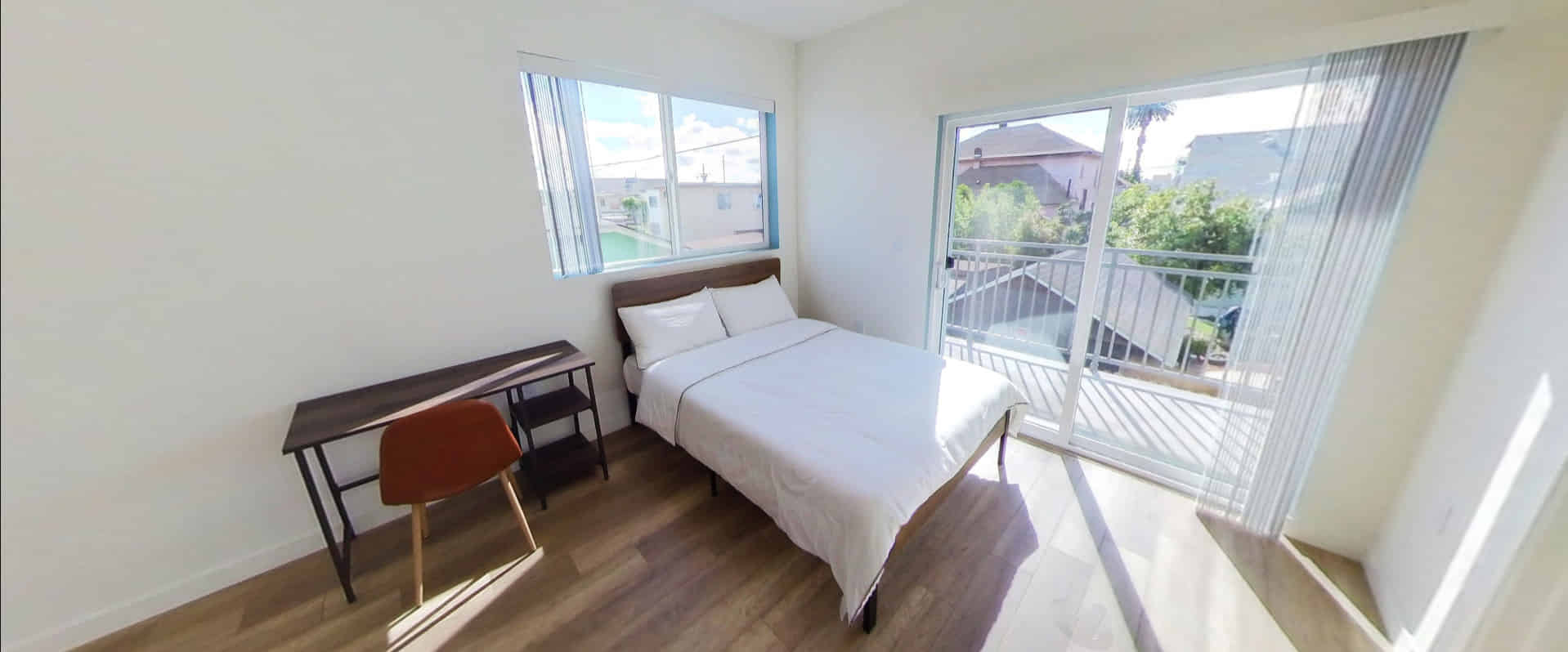 Exterior?w=400&h=260&fit=crop&q=40&auto=format&trim=auto