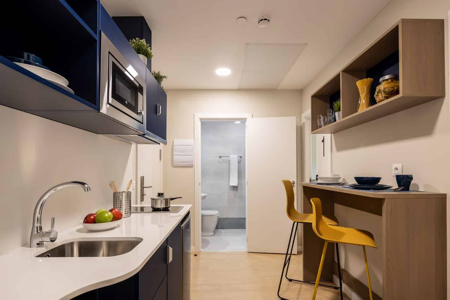 Exterior?w=400&h=260&fit=crop&q=40&auto=format&trim=auto