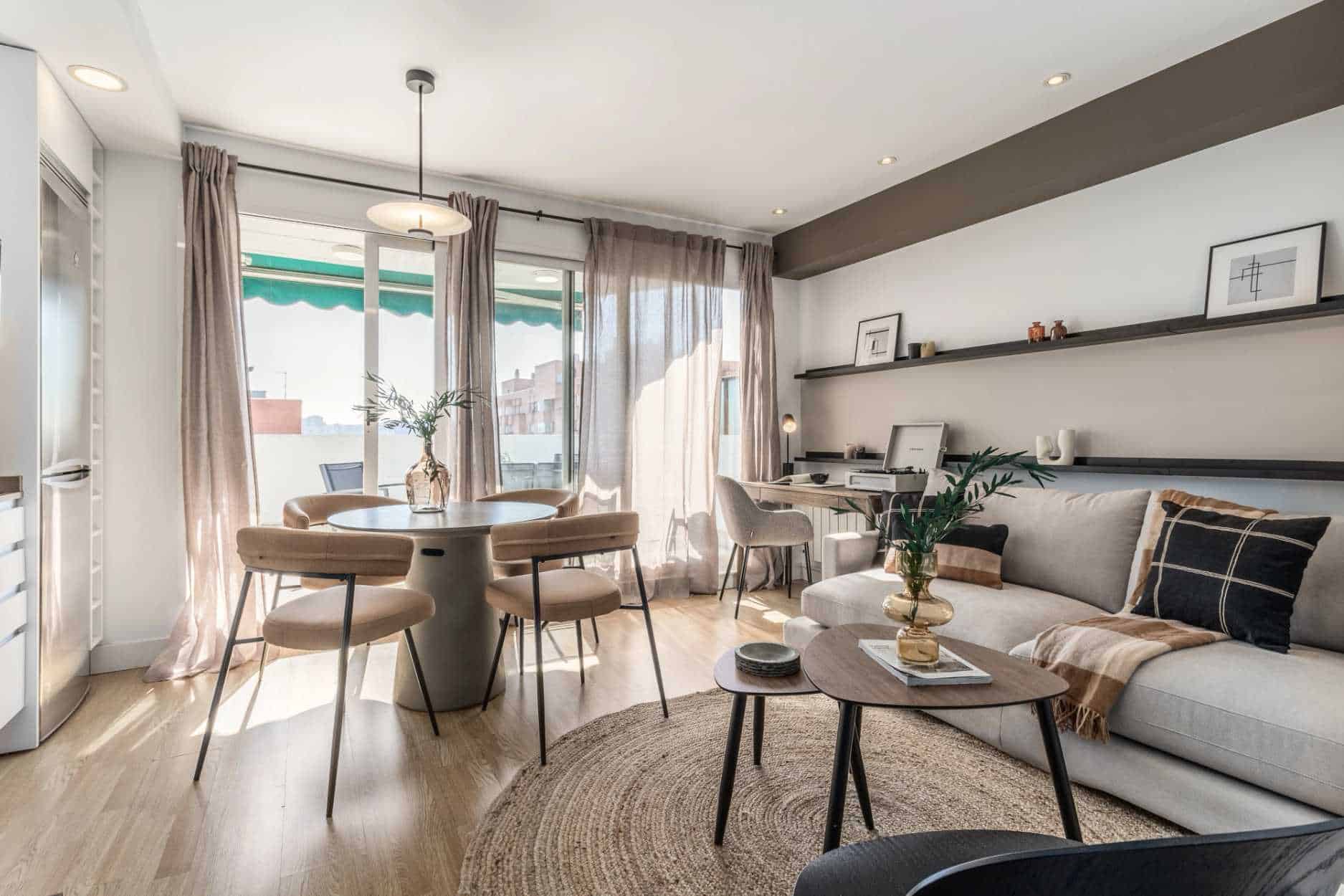 Common Area?w=400&h=260&fit=crop&q=40&auto=format&trim=auto