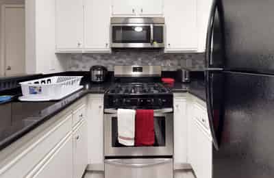 Amenities?w=400&h=260&fit=crop&q=40&auto=format&trim=auto