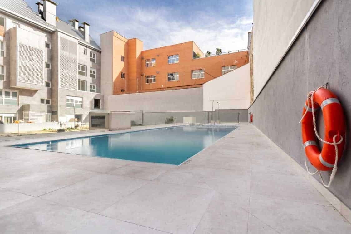 Exterior?w=400&h=260&fit=crop&q=40&auto=format&trim=auto