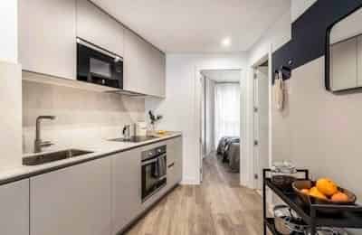 Common Area?w=400&h=260&fit=crop&q=40&auto=format&trim=auto