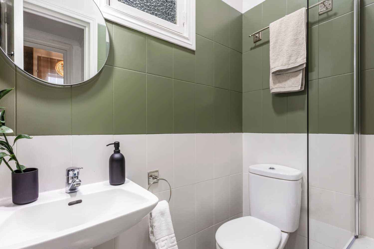 Common Area?w=400&h=260&fit=crop&q=40&auto=format&trim=auto