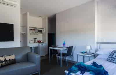 Amenities?w=400&h=260&fit=crop&q=40&auto=format&trim=auto