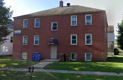 33 E Chalmers St-5, Champaign - Champaign, Illinois, United States - Exterior