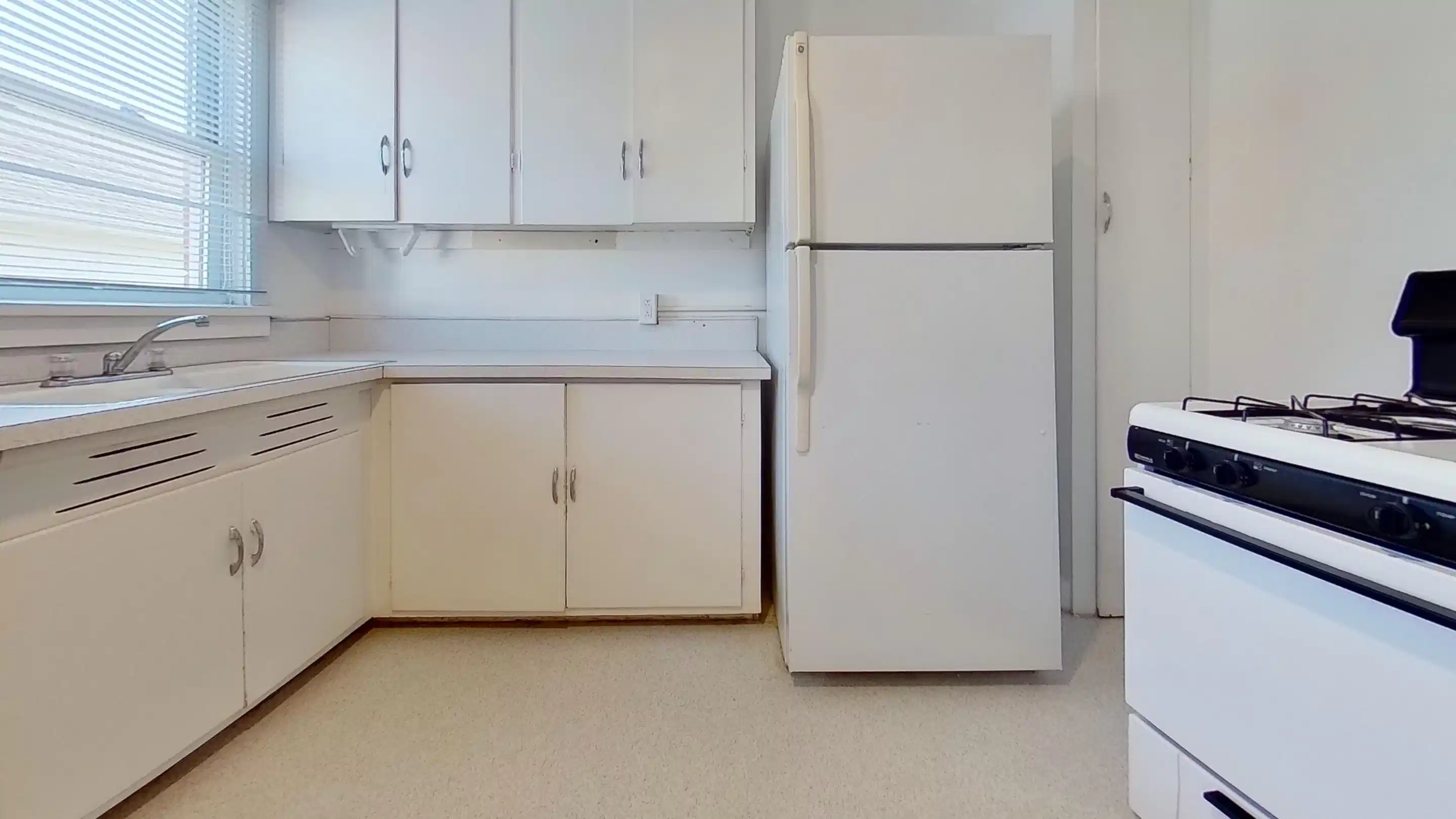 Bedroom?w=400&h=260&fit=crop&q=40&auto=format&trim=auto