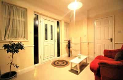 Room in a 5 Bedroom Apartment, Queens Walk, London, NW9 8ER - London, England, United Kingdom - Common Area