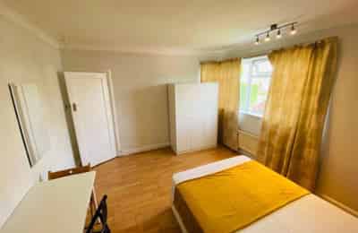 Room in a 3 Bedroom Apartment, Uxendon Cres, Wembley, HA9 9TN - London, England, United Kingdom - Room 1 - Bedroom